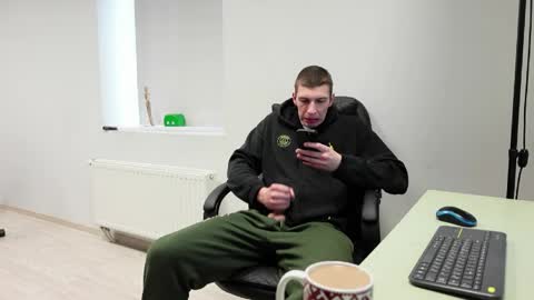 JACOB DEVON online show from April 17, 5:54 am