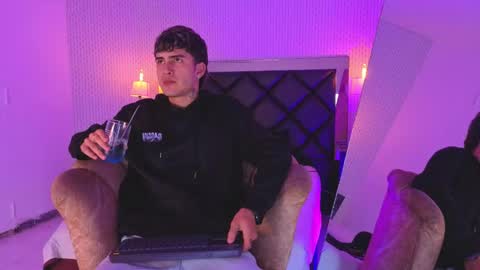 Snapshot of jacob_rosas chatting on May 18, 7:52 pm Jacob online show from May 18, 7:52 pm