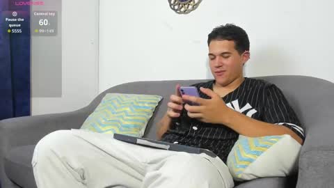 Snapshot of jacob_schneider chatting on May 27, 8:39 pm jacob_schneider online show from May 27, 8:39 pm