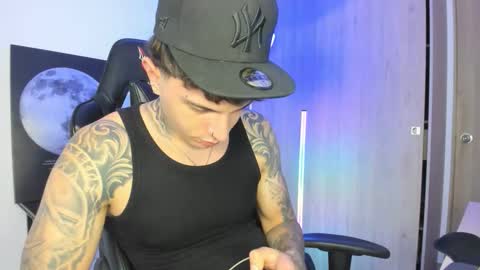 jacobb116 online show from November 14, 1:26 am