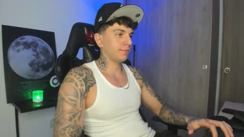 jacobb116 online show from November 28, 1:08 am