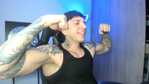 jacobb116 online show from December 17, 1:11 am