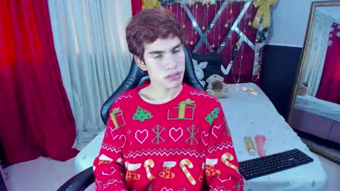 Snapshot of jacobelord chatting on December 15, 1:26 pm jacobelord online show from December 15, 1:26 pm