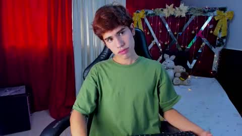 Snapshot of jacobelord chatting on December 16, 1:05 pm jacobelord online show from December 16, 1:05 pm