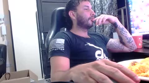 Snapshot of jacobkingd chatting on August 9, 1:51 am jacobkingd online show from August 9, 1:51 am