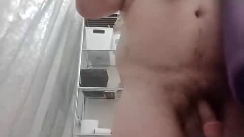 Snapshot of jacobledyit21 chatting on December 15, 4:28 am Shakey j online show from December 15, 4:28 am