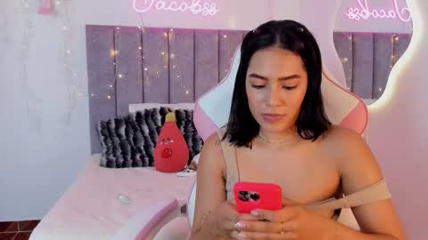 Snapshot of jacobss_gh chatting on November 25, 1:27 am JACOBSS online show from November 25, 1:27 am