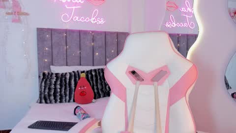 Snapshot of jacobss_gh chatting on November 26, 9:05 pm JACOBSS online show from November 26, 9:05 pm