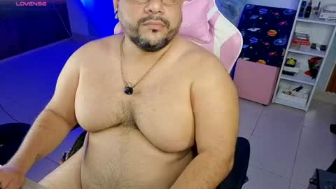 Snapshot of jacoob_woods chatting on July 15, 10:42 am daddy sir master bear online show from July 15, 10:42 am