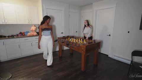 Jada online show from November 11, 1:44 pm