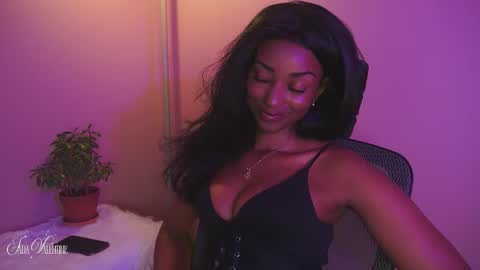 Snapshot of jada_valentine chatting on March 20, 3:44 am Jada online show from March 20, 3:44 am