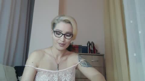 Jada online show from May 28, 6:27 pm