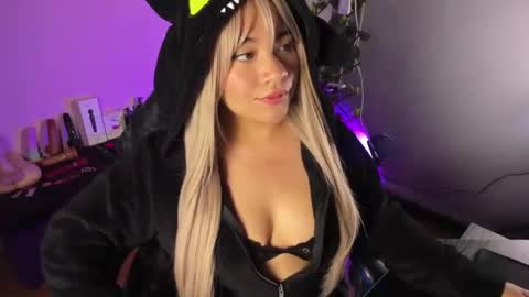 Jade online show from November 9, 2:54 am