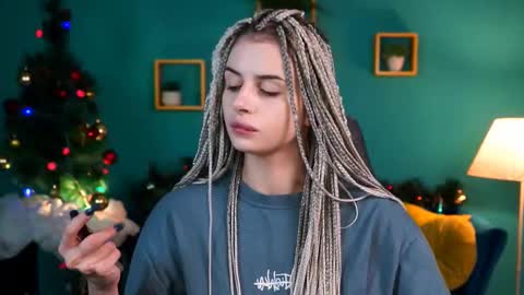 jade_castle online show from December 19, 12:13 am