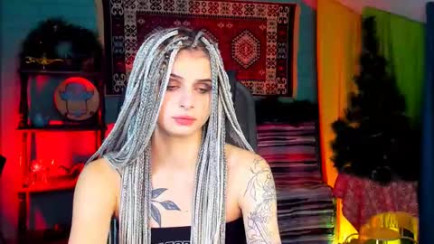 Snapshot of jade_castle chatting on December 24, 12:22 pm jade_castle online show from December 24, 12:22 pm