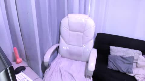 jade_connor online show from February 16, 9:00 pm