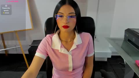Snapshot of jade_connor chatting on July 6, 8:33 pm jade_connor online show from July 6, 8:33 pm