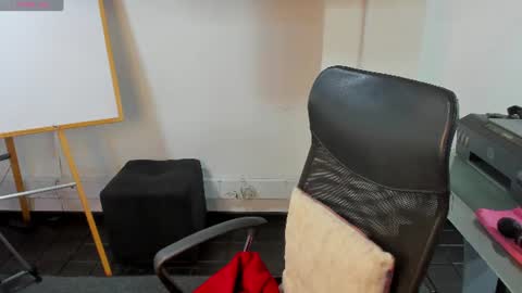 Snapshot of jade_connor chatting on July 18, 7:28 pm jade_connor online show from July 18, 7:28 pm
