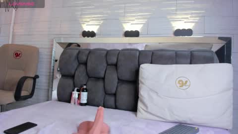  JADE  online show from February 28, 7:26 pm