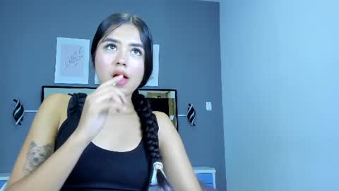 jade_lovv online show from July 1, 7:35 pm