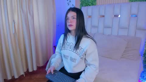 Snapshot of jade_nm chatting on January 19, 2:10 pm ade online show from January 19, 2:10 pm