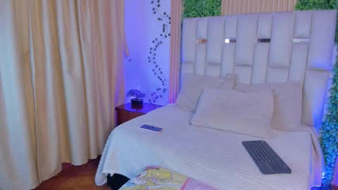 Snapshot of jade_nm chatting on February 12, 12:44 pm ade online show from February 12, 12:44 pm