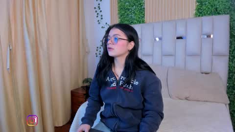 Snapshot of jade_nm chatting on March 3, 12:44 pm ade online show from March 3, 12:44 pm