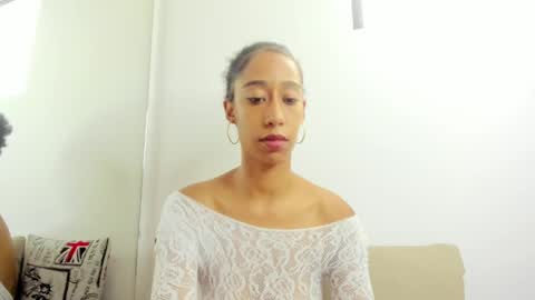 Snapshot of jade_obi chatting on September 27, 4:23 pm Jade smile online show from September 27, 4:23 pm