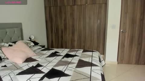 Snapshot of jade_obi chatting on November 25, 4:40 pm Jade smile online show from November 25, 4:40 pm