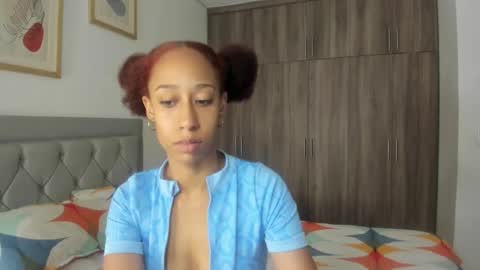 Snapshot of jade_obi chatting on January 10, 3:03 pm Jade smile online show from January 10, 3:03 pm