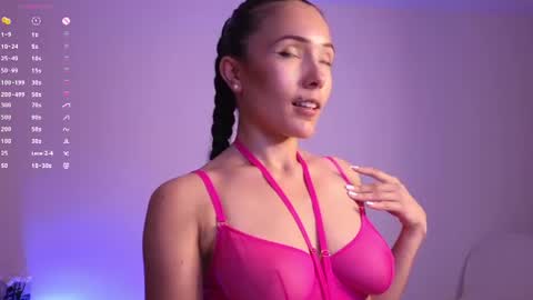 Jade Paris online show from August 7, 7:49 pm