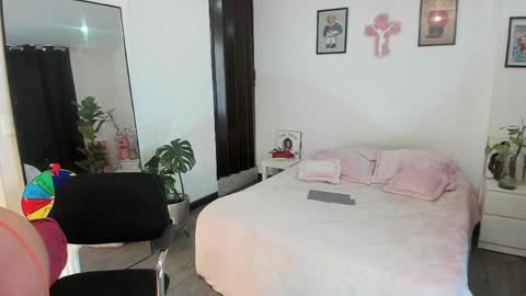 Jade  independent model online show from April 10, 12:54 pm