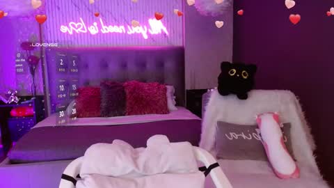 JADE online show from February 15, 1:20 pm