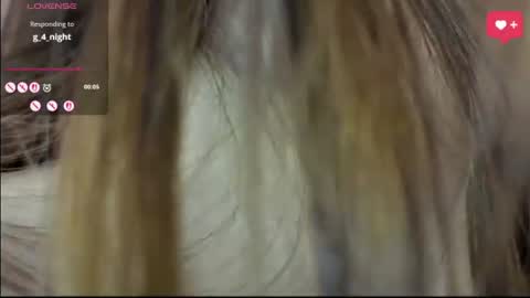 Snapshot of jade_white_ chatting on July 28, 4:39 pm jade white online show from July 28, 4:39 pm