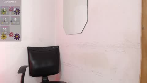 Snapshot of jadeadamsxx chatting on December 28, 11:05 pm Jadeadamsxx online show from December 28, 11:05 pm