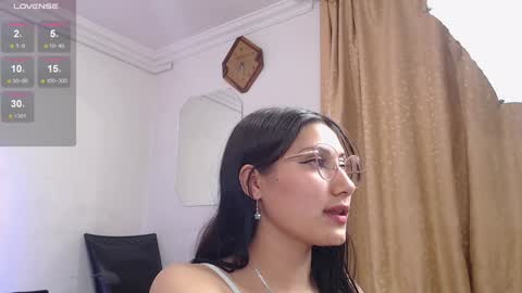Snapshot of jadeadamsxx chatting on February 5, 6:59 pm Jadeadamsxx online show from February 5, 6:59 pm