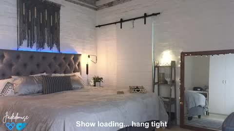 Jade online show from September 18, 8:05 am