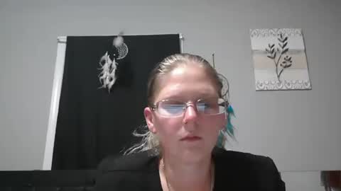 Snapshot of jadeluv chatting on November 4, 1:27 am JadeLuv online show from November 4, 1:27 am