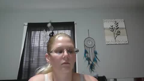 Snapshot of jadeluv chatting on January 10, 5:37 pm JadeLuv online show from January 10, 5:37 pm