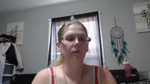 Snapshot of jadeluv chatting on February 10, 7:07 pm JadeLuv online show from February 10, 7:07 pm