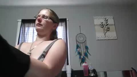 Snapshot of jadeluv chatting on February 16, 6:37 pm JadeLuv online show from February 16, 6:37 pm