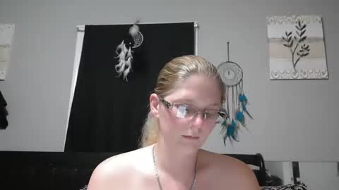 Snapshot of jadeluv chatting on February 20, 1:35 am JadeLuv online show from February 20, 1:35 am