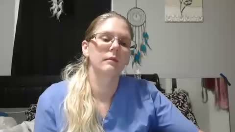 Snapshot of jadeluv chatting on February 25, 1:26 am JadeLuv online show from February 25, 1:26 am