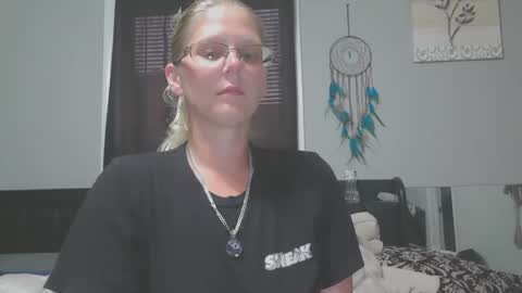 JadeLuv online show from May 25, 1:00 am