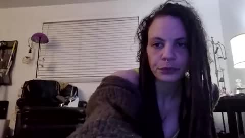 Snapshot of jader0se chatting on April 6, 6:25 am jader0se online show from April 6, 6:25 am
