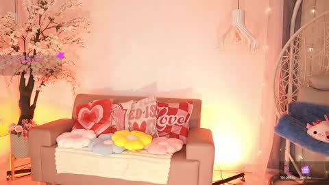 Jade Summer online show from March 18, 11:35 am