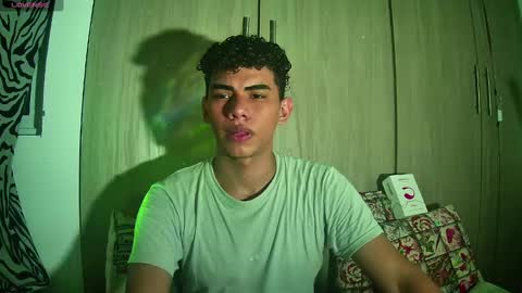 javi15  online show from December 4, 6:22 am