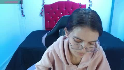 jaide412638 online show from May 27, 9:34 pm