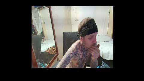 showingitoff online show from April 4, 4:44 am