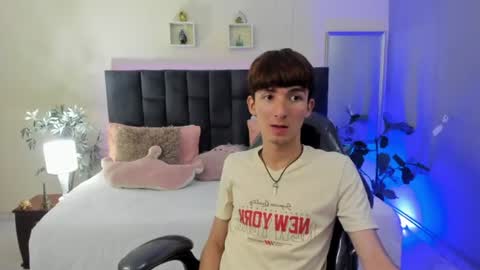 Snapshot of jake_evanss_ chatting on June 13, 2:59 pm JAKE online show from June 13, 2:59 pm